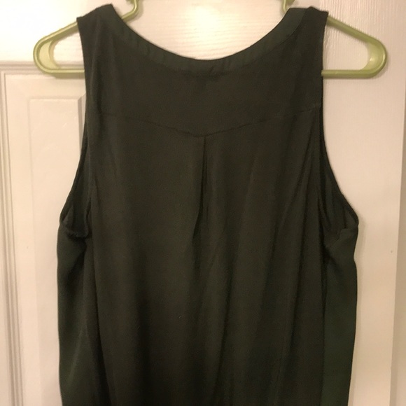 Sleeveless Olive Green Blouse - Picture 4 of 4